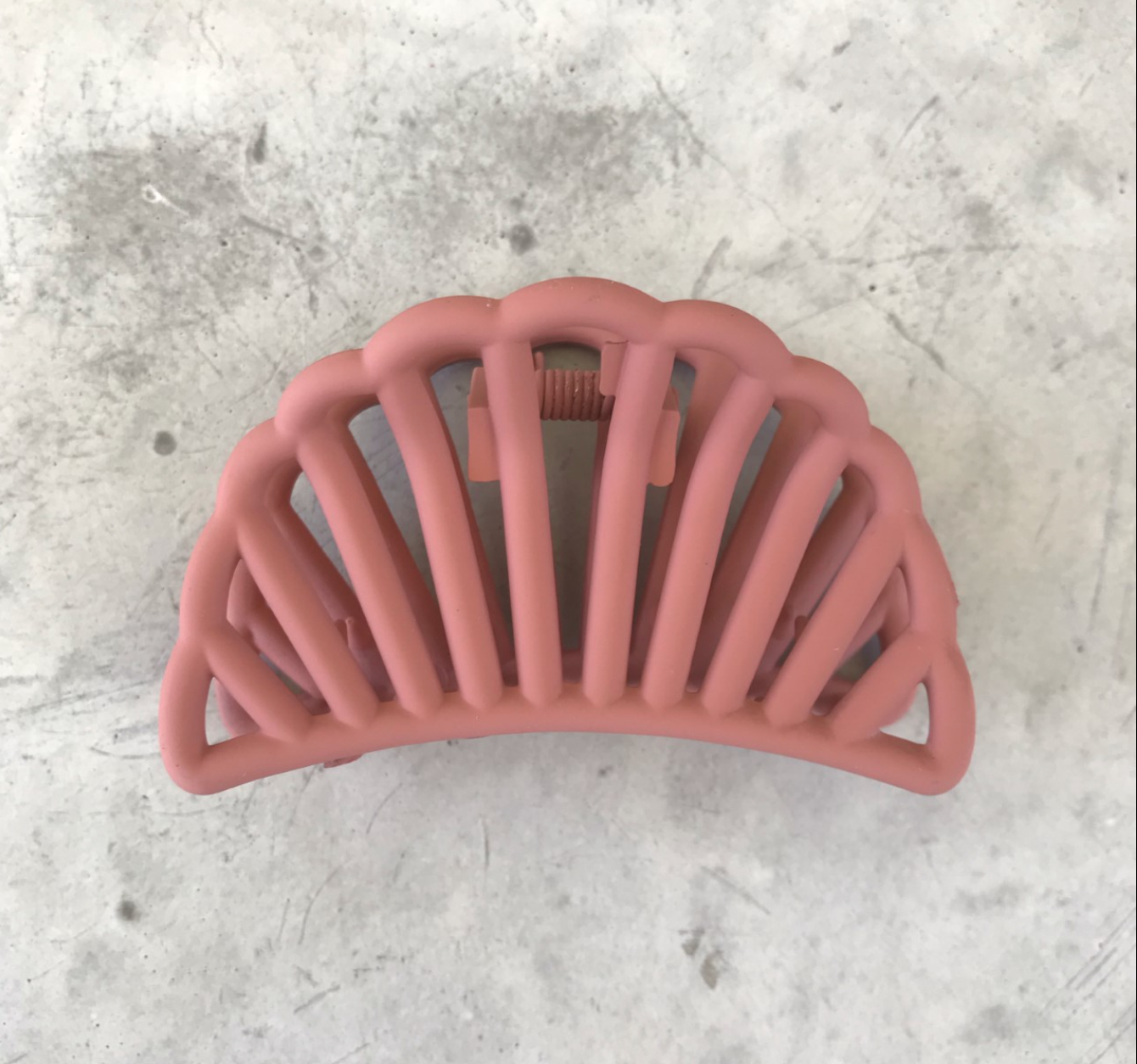 pink and clay shell claw clip