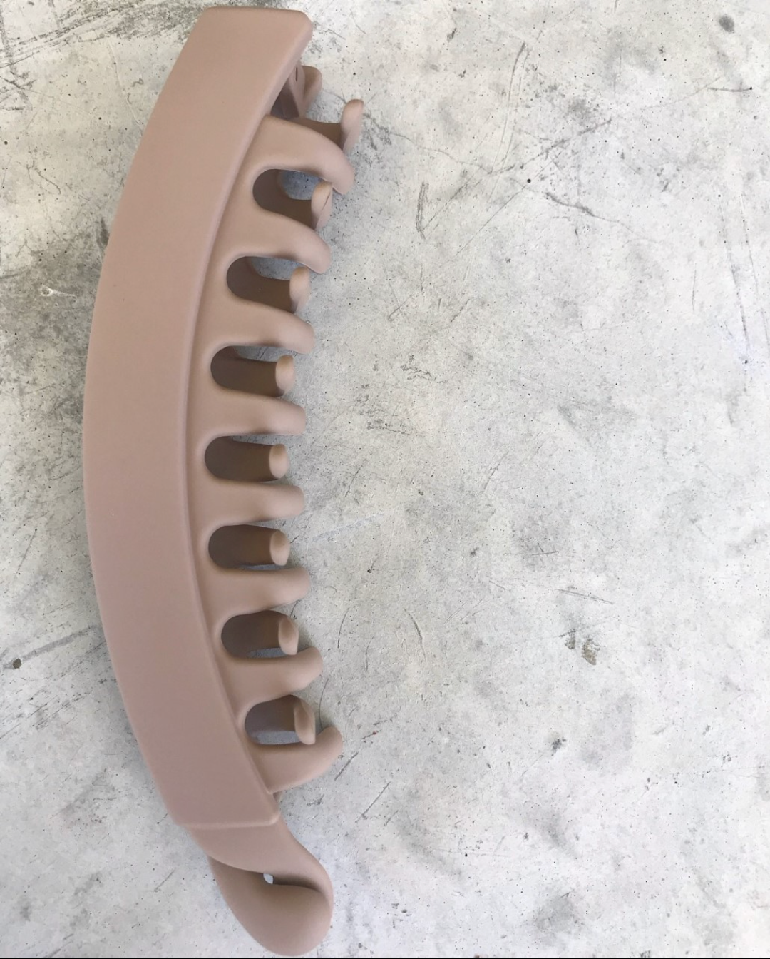 matte banana clip