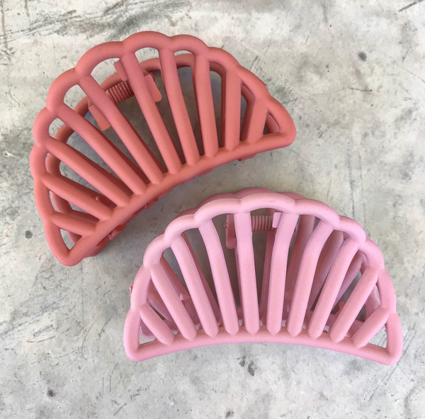 pink and clay shell claw clip